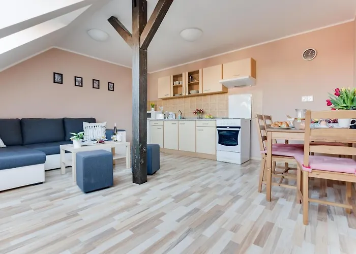 Jane\'S Attic Apartment